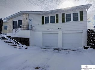 10617 Parker St, Omaha, NE 68114