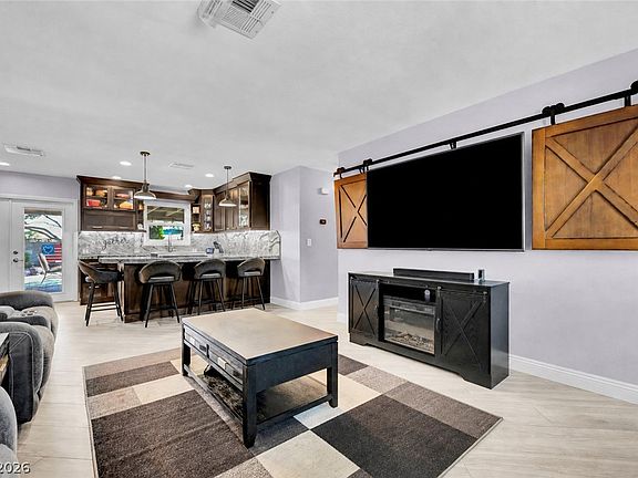5th image of 1522 Della Ct