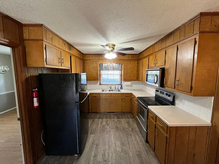 370 Farmbrooke Ln — Photo 45