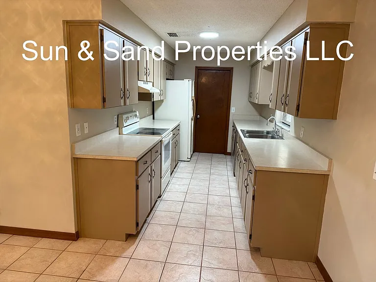 2325 Date Palm Dr — Photo 7