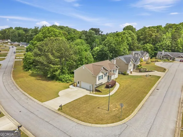2126 Crown Park Dr, Winder, GA 30680