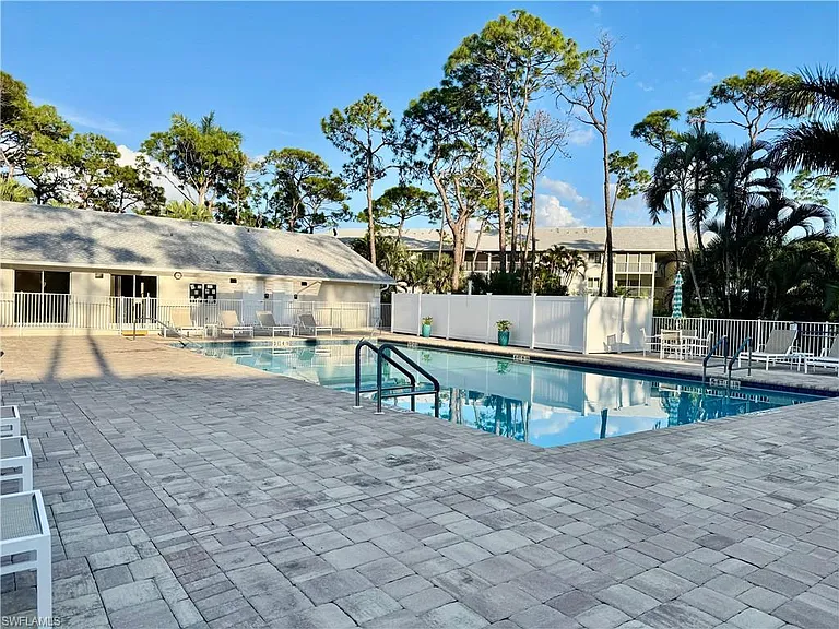3062 Sandpiper Bay Cir #K102 — Photo 25