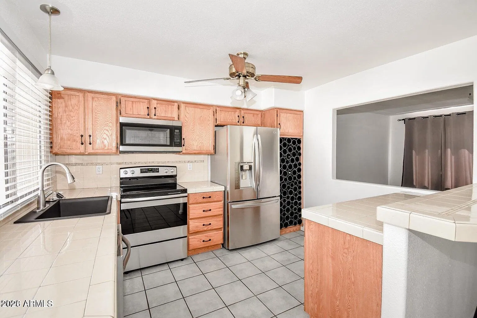 3 bed, 2.0 bath, 1215 sqft, $2,300 — Photo 4
