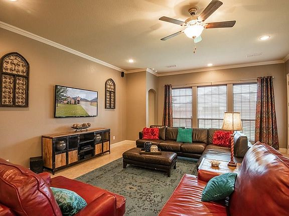 5th image of 603 Donna Cir