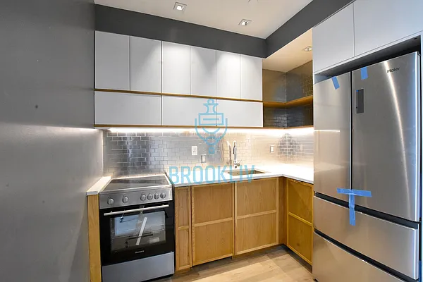 Rented by null | media 32