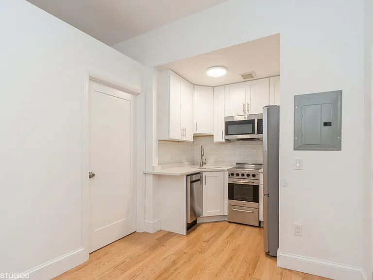 53 Burbank St #3 — Photo 3