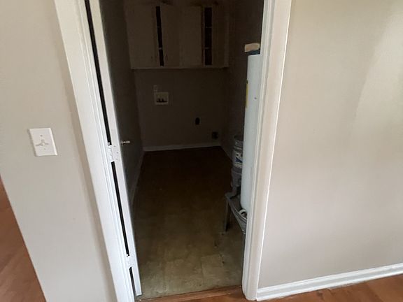 3rd image of 1147 Cornish St NE