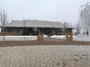 1250 N Northshore Cir, Garden City, KS 67846