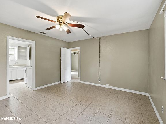 4th image of 3228 PLUM Street