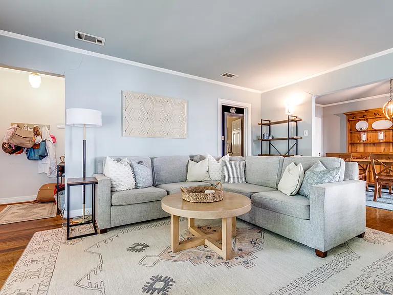 6006 Penrose Ave — Photo 18