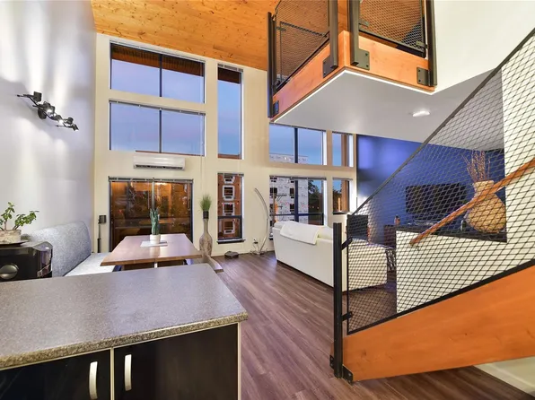 829 Goldstream Ave #405, Langford, BC V9B 2X8