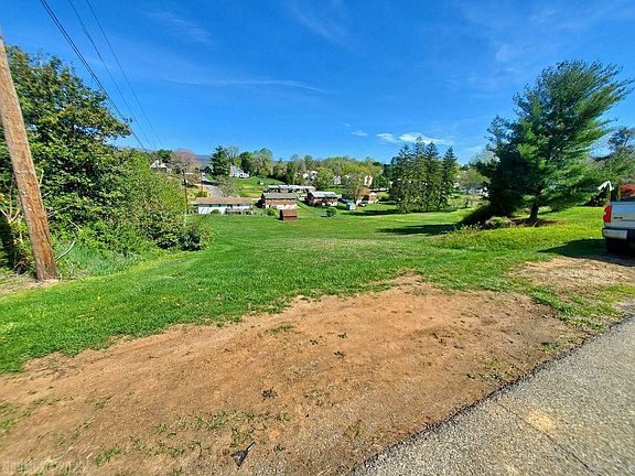 4th image of 313 Mayo Cir