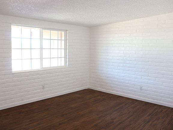 4th image of 1052 S Chaparral Cir APT 6