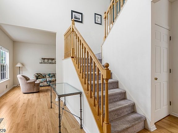 3rd image of 19 Heinrick Way
