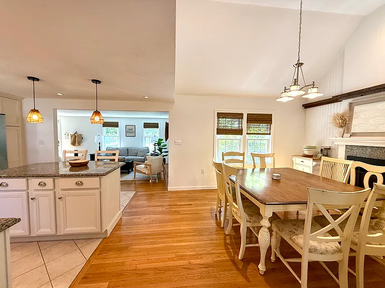 21 Nehoiden Rd — Photo 5