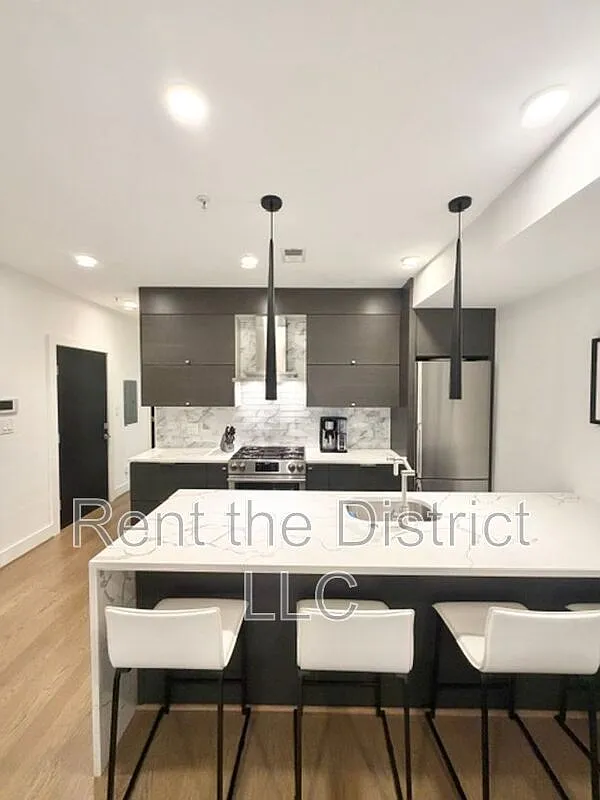 2 bed, 2.0 bath, 643 sqft, $2,995 — Photo 4