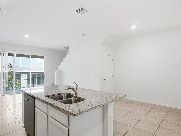 1535 Lumber Ave — Photo 7