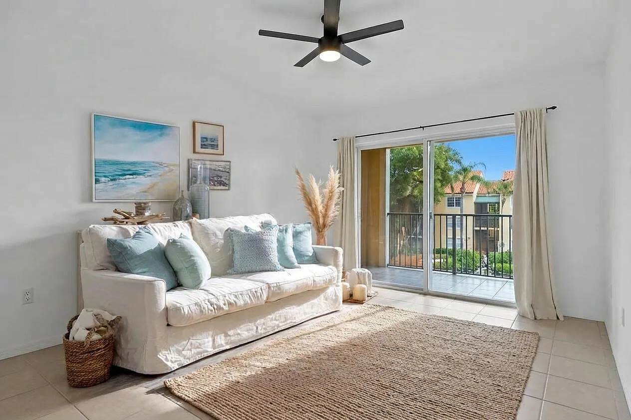 2 bed, 2.0 bath, 1036 sqft, $3,800 — Photo 3