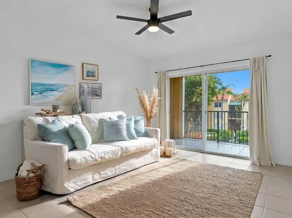 135 Yacht Club Way #305, Hypoluxo, FL 33462