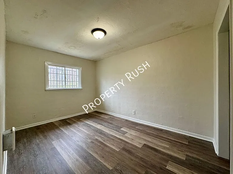 3603 Dorris St — Photo 10