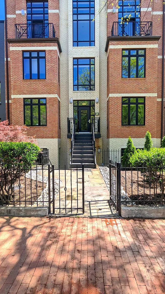 Building Photo - 2111 11th St NW #1