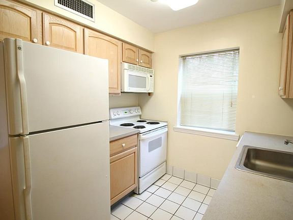 4th image of 111 S Broadway APT G1