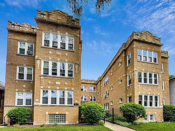 2nd image of 2526 W Argyle St #1
