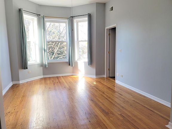5th image of 3155 S Lowe Ave Floor 2