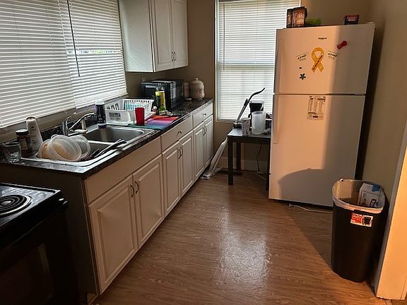 5th image of 1229 Greenfield Dr