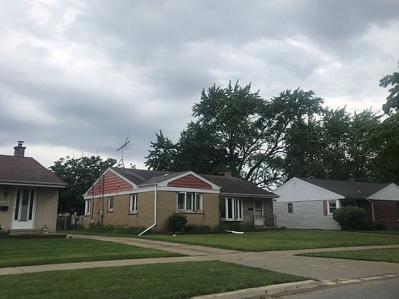 5th image of 1360 Dennis Pl
