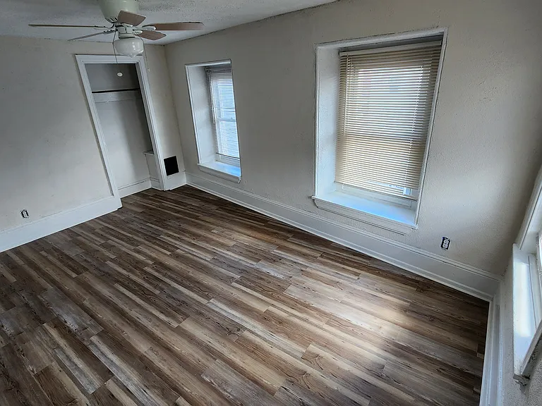 181 Dupont St — Photo 13