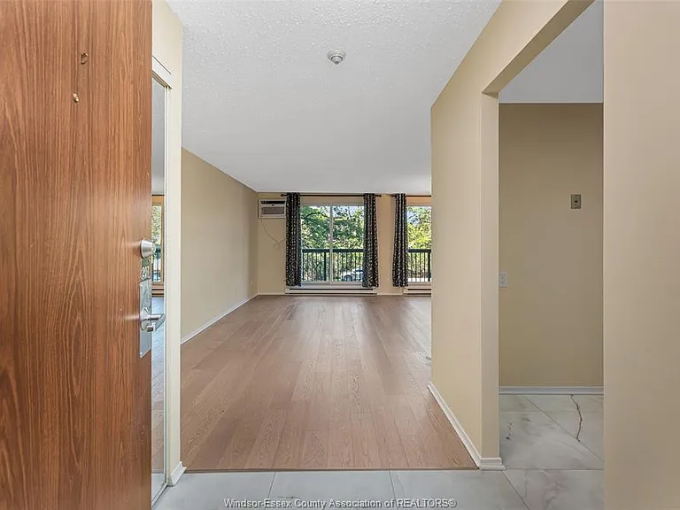 3936 Wyandotte St E #207 — Photo 13