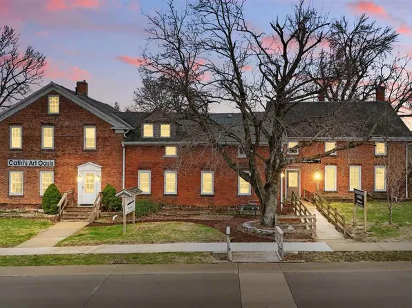 4506 220th Trl, Amana, IA 52203