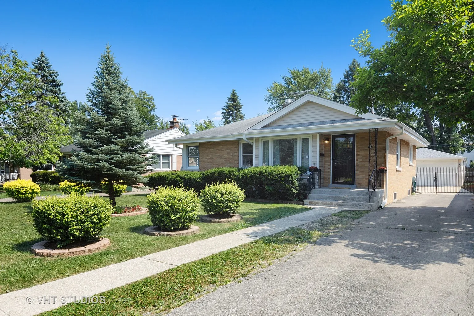 339 W Madison St photo 1