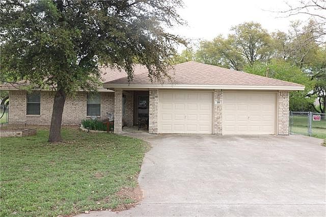 1st image of 205 Barrington Dr