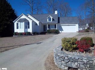 706 Oak Valley Dr, Simpsonville, SC 29681