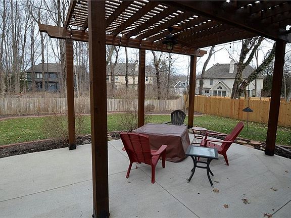 4th image of 9608 W 129th St
