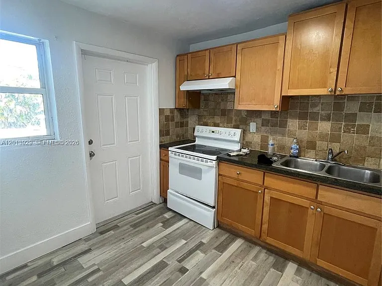 1532 SW 5th Pl #A1 — Photo 13