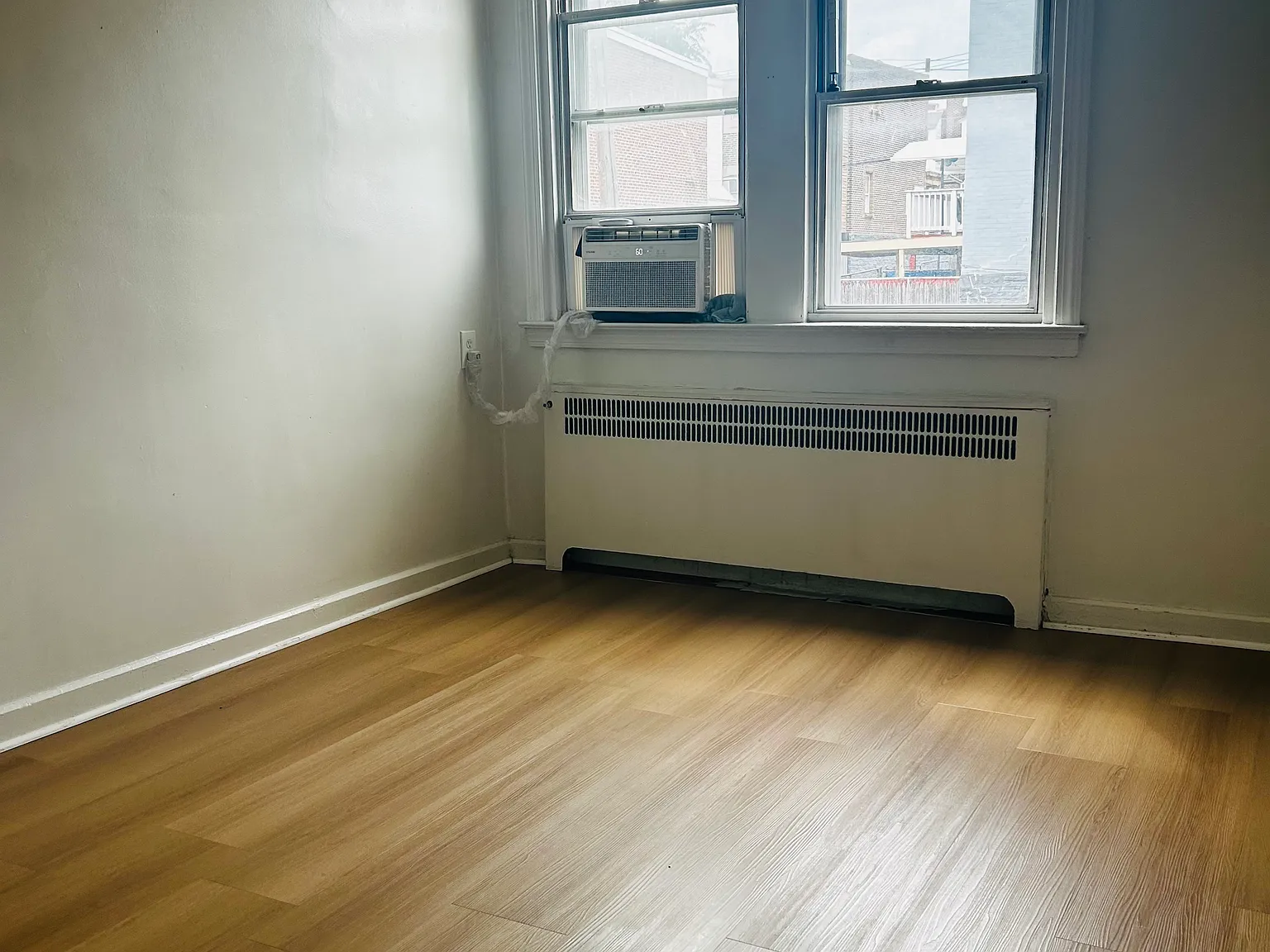 2 bed, 900 sqft, $1,200 — Photo 2