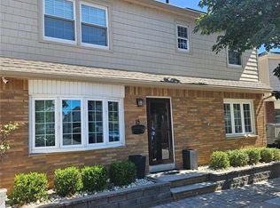 15 Church Ave, Staten Island, NY 10314