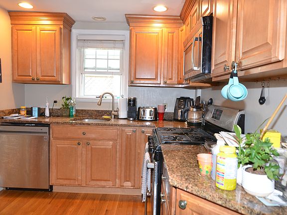 2nd image of 206A Quincy Shore Dr
