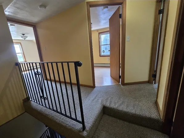 405 Elm Street image 14 of 22