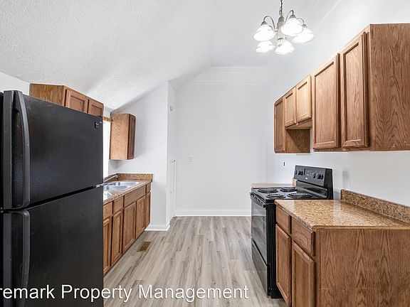 5th image of 142 N Russell St #10400890
