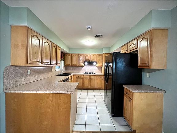 4th image of 3413 Tartan Dr
