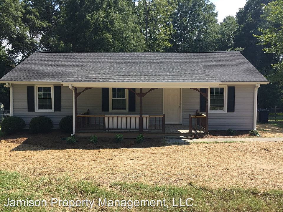 1st image of 524 Catawba Cir N