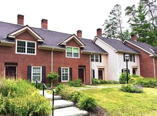 121 Townhouse Way APT 20, Woodstock, VT 05091