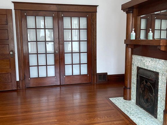 2nd image of 32 Francis St