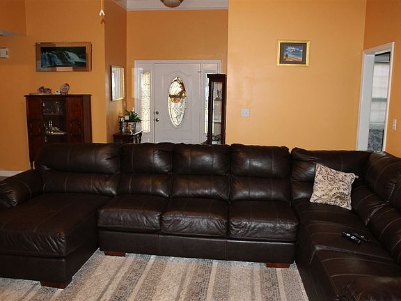 4th image of 102 Huntley Dr