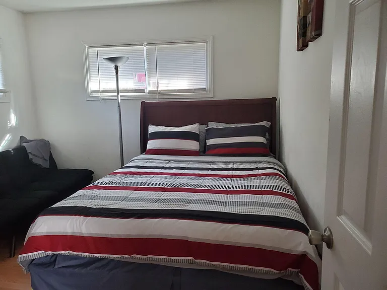 1135 Highland Ave — Photo 9