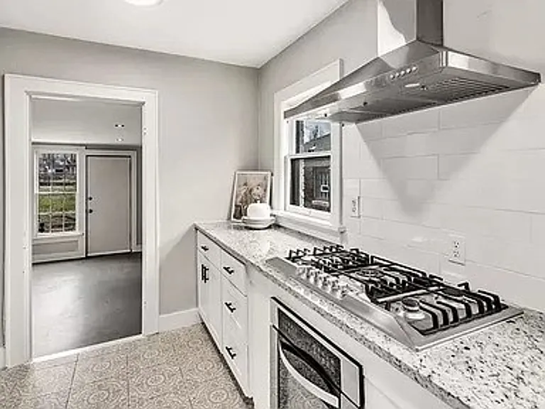 918 W Hill St — Photo 12